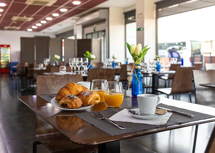 호텔 Abades Via Norte 3*