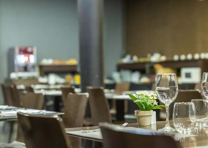 Abades Via Norte 호텔 미란다데에브로